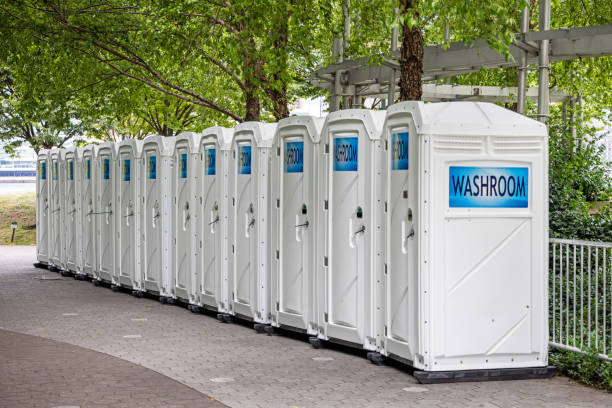 Best Affordable portable toilet rental  in Highland, KS